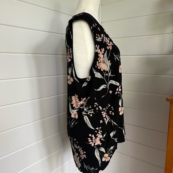 Reitman’s Size XL Sleeveless/V-neck Floral top, EUC - Picture 3 of 15
